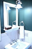 Elk River Hotel & Cafe