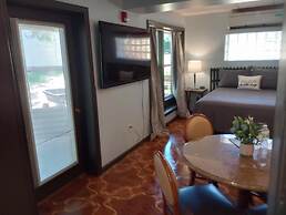 Elk River Hotel & Cafe