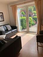5-bed Town House in Newport