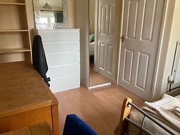 5-bed Town House in Newport