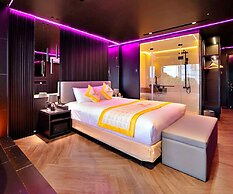 HANZ Friday Premium Hotel