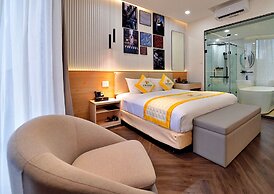 HANZ Friday Premium Hotel