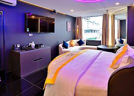 HANZ Friday Premium Hotel