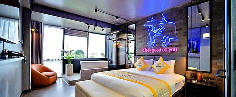 HANZ Friday Premium Hotel