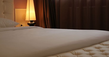 HANZ Friday Royal Hotel