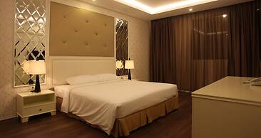 HANZ Friday Royal Hotel