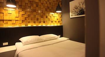 HANZ Friday Royal Hotel