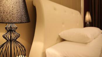 HANZ Friday Royal Hotel