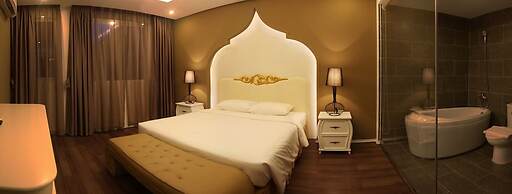 HANZ Friday Royal Hotel