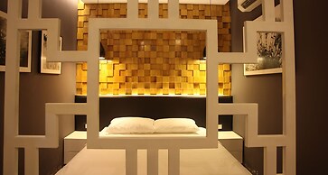 HANZ Friday Royal Hotel