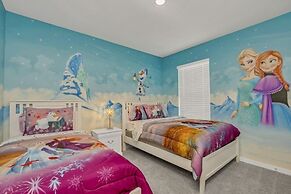 6 Bed 4 Bath Solterra Beautiful Home! 6 Bedroom Villa by RedAwning