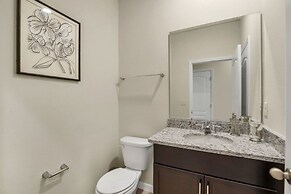 6 Bed 4 Bath Solterra Beautiful Home! 6 Bedroom Villa by RedAwning