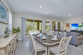 6 Bed 4 Bath Solterra Beautiful Home! 6 Bedroom Villa by RedAwning