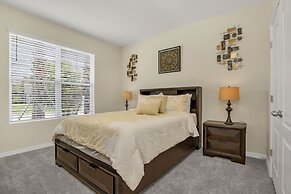 6 Bed 4 Bath Solterra Beautiful Home! 6 Bedroom Villa by RedAwning