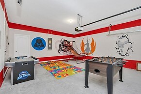 6 Bed 4 Bath Solterra Beautiful Home! 6 Bedroom Villa by RedAwning