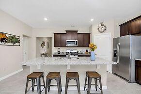 6 Bed 4 Bath Solterra Beautiful Home! 6 Bedroom Villa by RedAwning