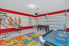 6 Bed 4 Bath Solterra Beautiful Home! 6 Bedroom Villa by RedAwning