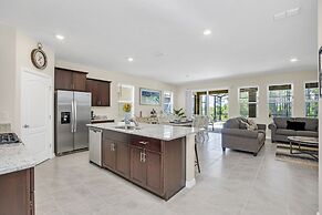 6 Bed 4 Bath Solterra Beautiful Home! 6 Bedroom Villa by RedAwning