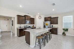 6 Bed 4 Bath Solterra Beautiful Home! 6 Bedroom Villa by RedAwning