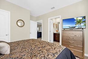 6 Bed 4 Bath Solterra Beautiful Home! 6 Bedroom Villa by RedAwning