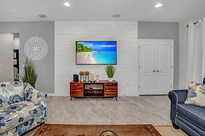 Luxury Home 7 Bedrooms Near Disney! 7 Villa by RedAwning