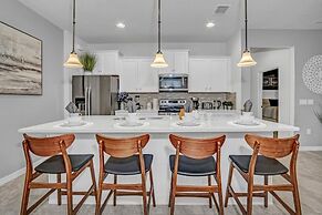 Luxury Home 7 Bedrooms Near Disney! 7 Villa by RedAwning