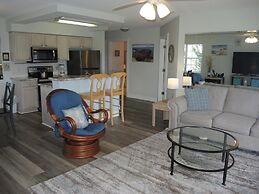 406m 1 Bedroom Condo by Redawning