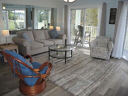 406m 1 Bedroom Condo by Redawning