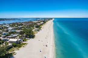 Shell Cove 106 2 Bedroom Condo by RedAwning