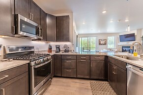 Clearwater Lofts Building 3 by Summit County Mountain Retreats