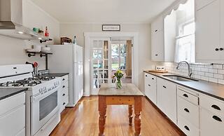 Reizend Haus 2 Bedroom Home by RedAwning