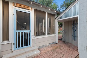 Reizend Haus 2 Bedroom Home by RedAwning