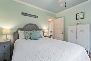 Reizend Haus 2 Bedroom Home by RedAwning