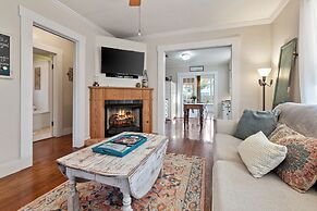 Reizend Haus 2 Bedroom Home by RedAwning