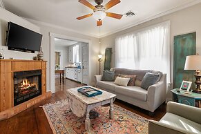 Reizend Haus 2 Bedroom Home by RedAwning