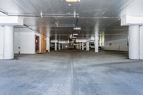 Crestview 25 Convenient Location near the Village and Lifts, Pet-Frien