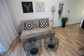 Raise Acropolis View Suites