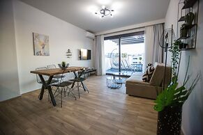 Raise Acropolis View Suites