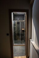 Raise Acropolis View Suites