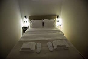 Raise Acropolis View Suites