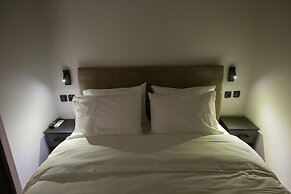 Raise Acropolis View Suites