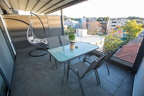 Raise Acropolis View Suites