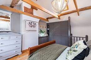 4 Canalside Cottages