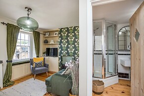 4 Canalside Cottages