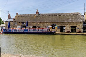 3 Canalside Cottages