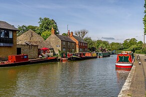 3 Canalside Cottages