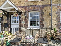 3 Canalside Cottages