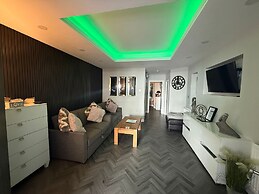 Eden Suite Sasco Apartments