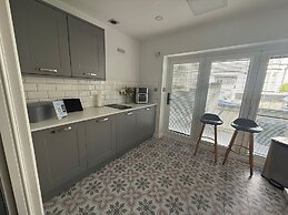 Eden Suite Sasco Apartments