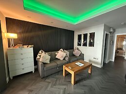 Eden Suite Sasco Apartments